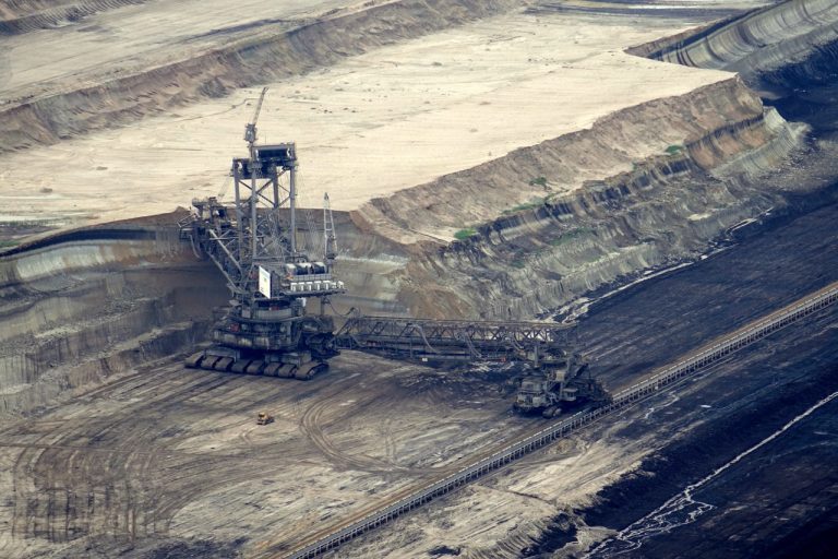 Fatigue Management in the Mining Industry Decision-makers in the mining industry need to have a thorough, in-depth understanding of the causes and effects of fatigue in the workplace.