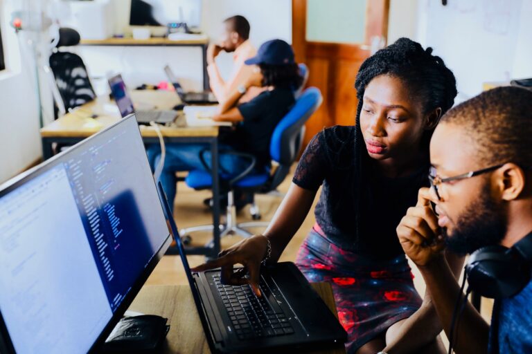 5 Responsibilities of Managers in Addressing Bullying and Harassment Cases Managers role is to address and prevent workplace bullying and harassment. In all jurisduictions this is a legal requirement.