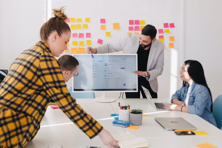Building resilience in the workplace: Why is it important? Equip your team with the skills to stay positive through challenges. Get building resilience in the workplace training. Improve Productivity.